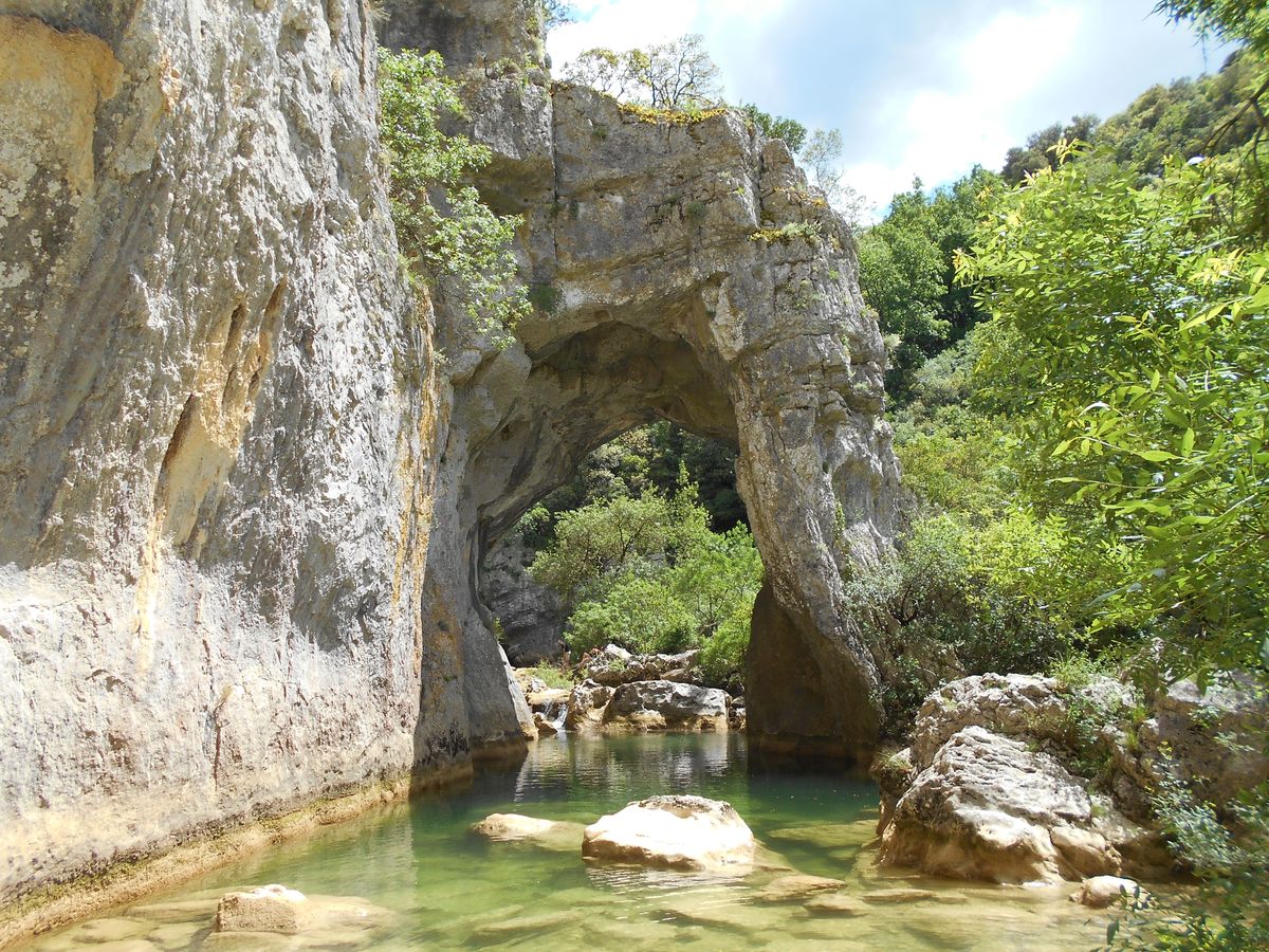 Brasserie Le Donjon LES MATELLES, aux environs Le ravin des Arcs