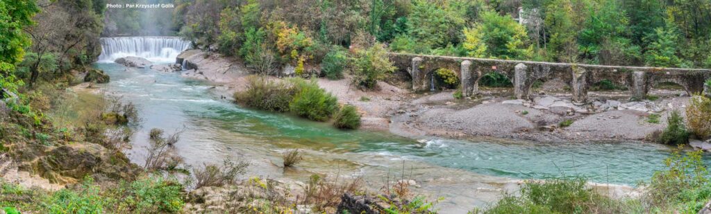 Brasserie Le Donjon LES MATELLES, Cascade-De-la-Vis-Herault